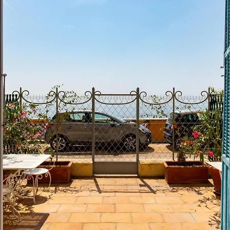 Riviera Place Daire